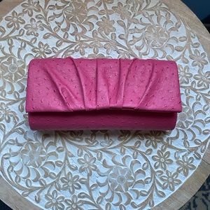 Clutch purse with detachable chain strap